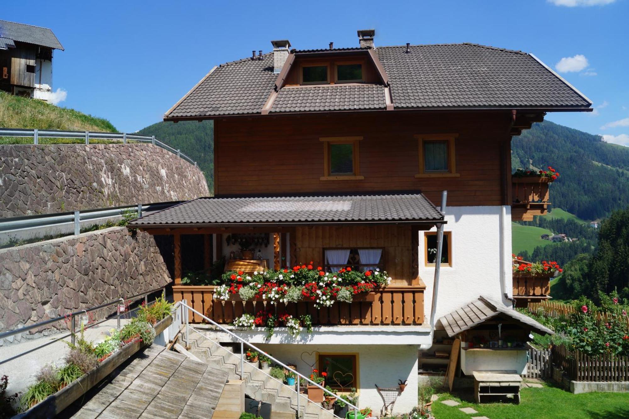 Thalerhof Apartment San Lorenzo di Sebato Bagian luar foto
