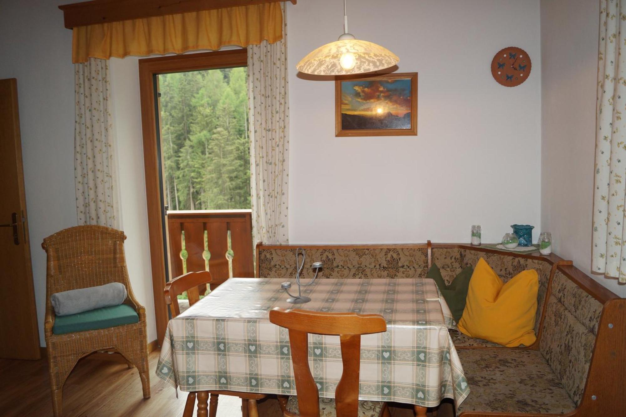 Thalerhof Apartment San Lorenzo di Sebato Bagian luar foto