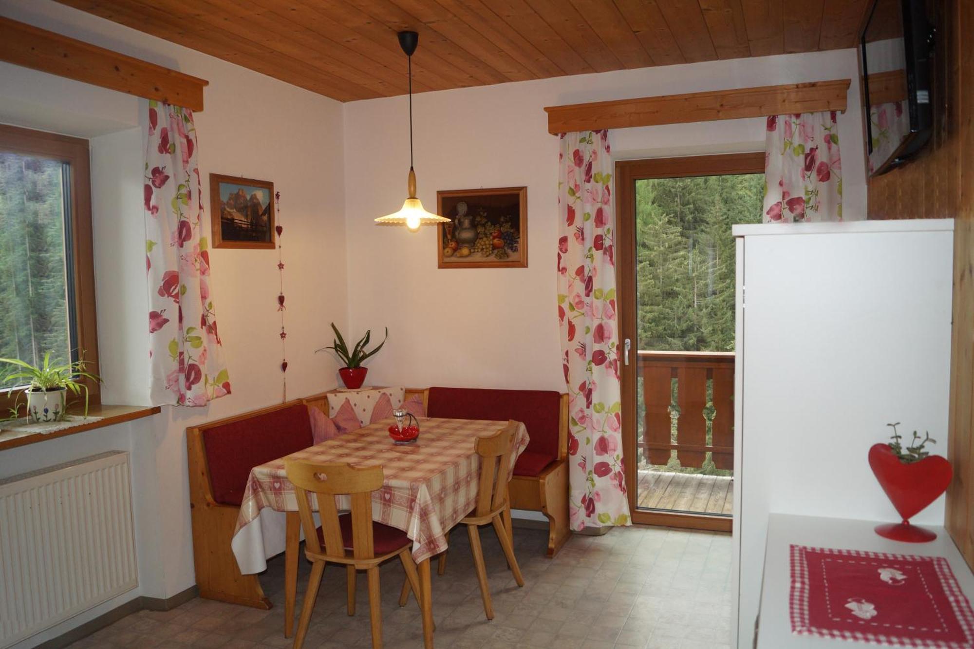 Thalerhof Apartment San Lorenzo di Sebato Bagian luar foto