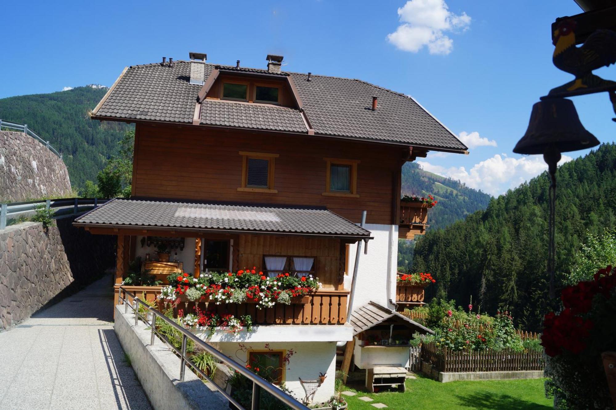 Thalerhof Apartment San Lorenzo di Sebato Bagian luar foto